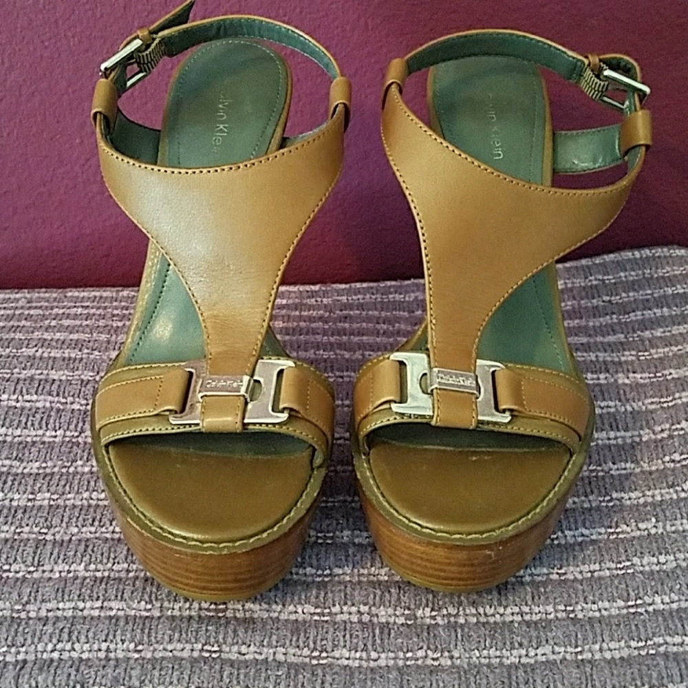 Shoes - heels